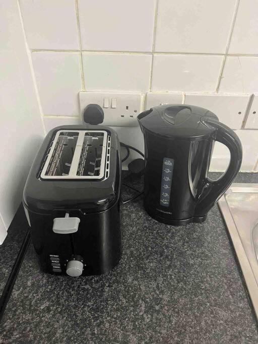 Spacious One Bedroom Private Flat In Brixton +Wifi لندن المظهر الخارجي الصورة